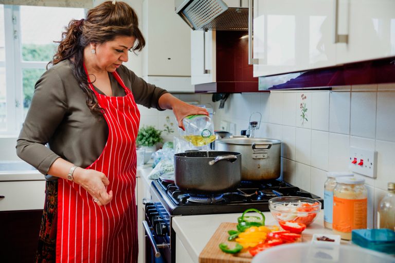 ¿Qué está cocinando María?